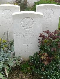 Canada Cemetery Tilloy Les Cambrai - Curnow, W